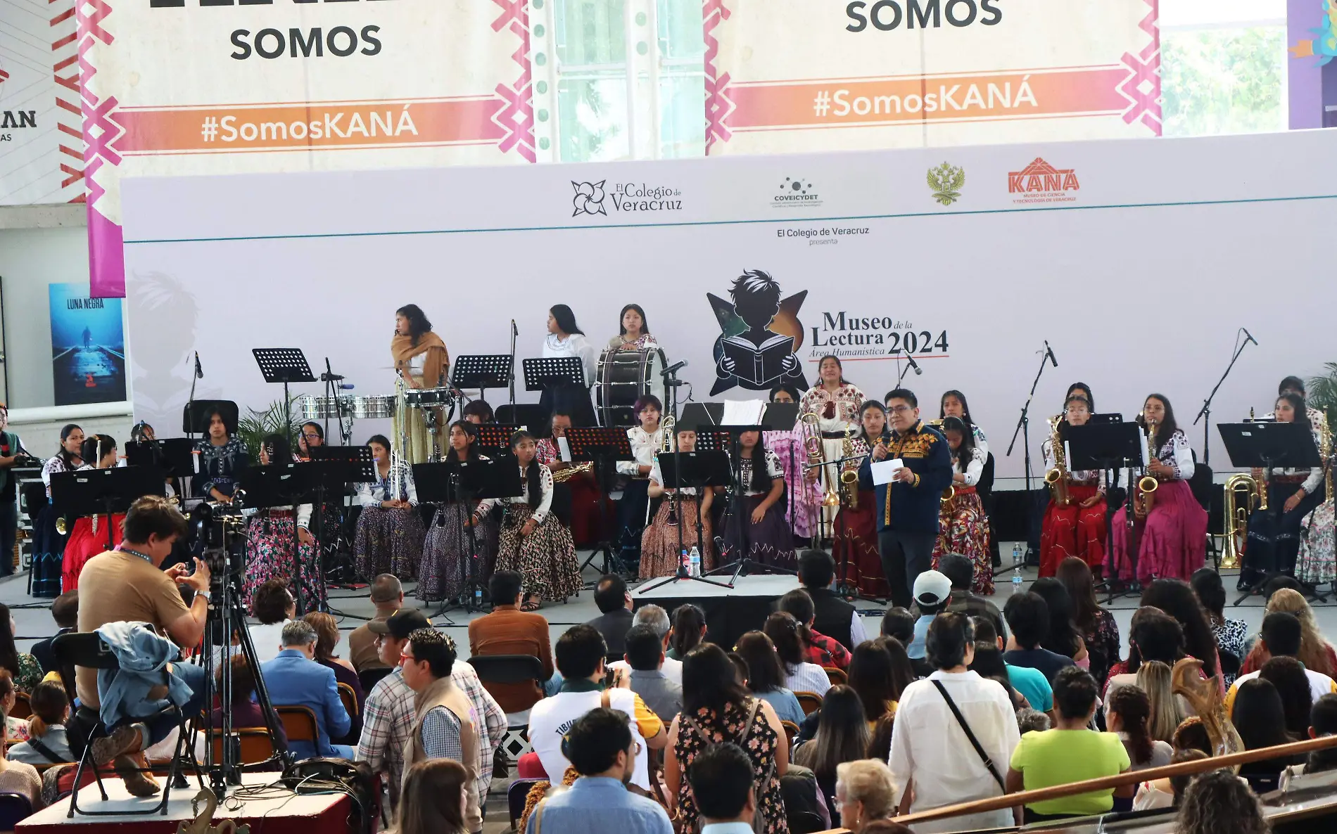 Mujeres del Viento Florido-Banda femenil oaxaqueña